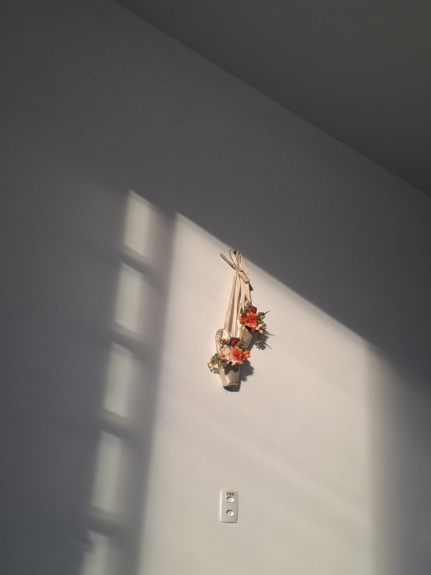 Detalhe da decoração do espaço da escola