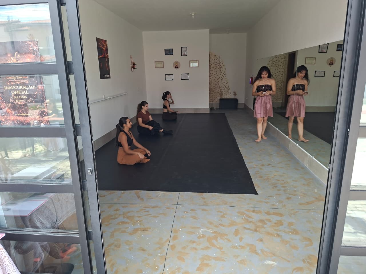 Treino de preparação física no estúdio da escola